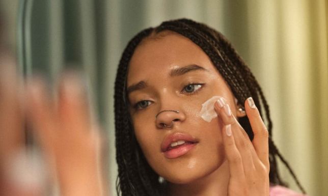 Sara James i Rossmann „Chcą ci powiedzieć coś” o ciele  Sara James i Rossmann „Chcą ci powiedzieć coś” o ciele