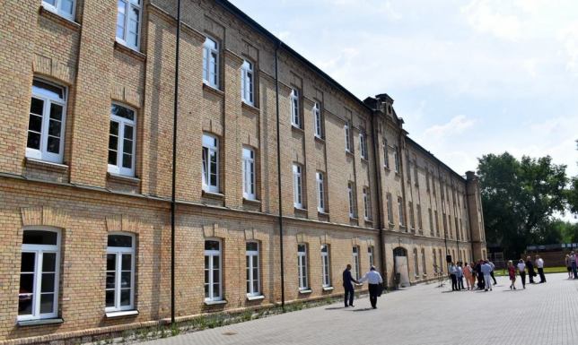 przekazanie do użytkowania byłego budynku koszarowego przy Sejneńskiej 22