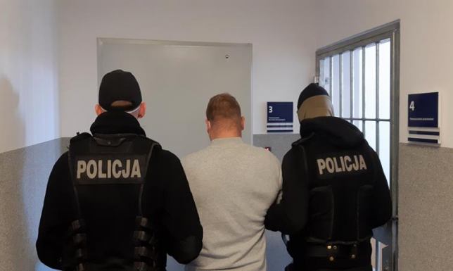 Groził kobiecie i pod wpływem spowodował kolizję Groził kobiecie i pod wpływem spowodował kolizję