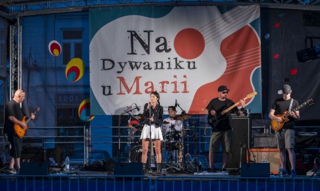 Rockowe i metalowe utwory w wykonaniu zespołu Serpent Sky