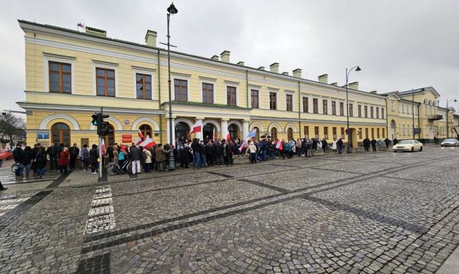 należy przeprowadzić konsultacje społeczne z mieszkańcami Suwałk