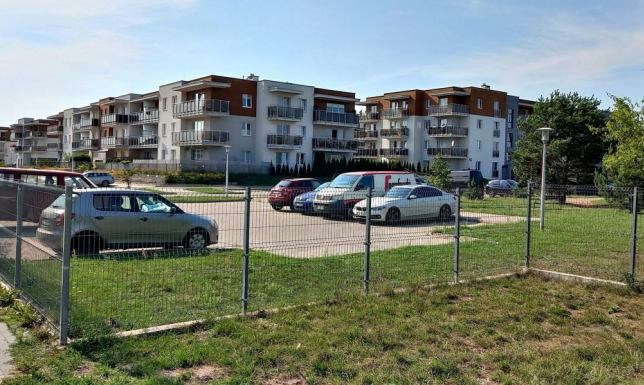 hałas, jaki powodują imprezy motorowe na pobliskim torze kartingowym