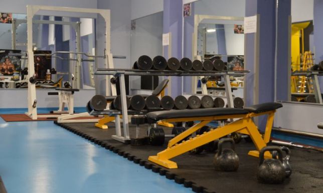 siłownia znajdująca się w budynku przy ulicy Wojska Polskiego 2