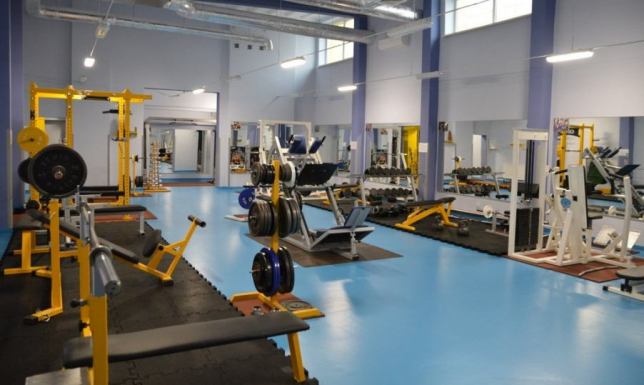 najem siłowni znajdującej się w budynku pływalni Ośrodka Sportu i Rekreacji