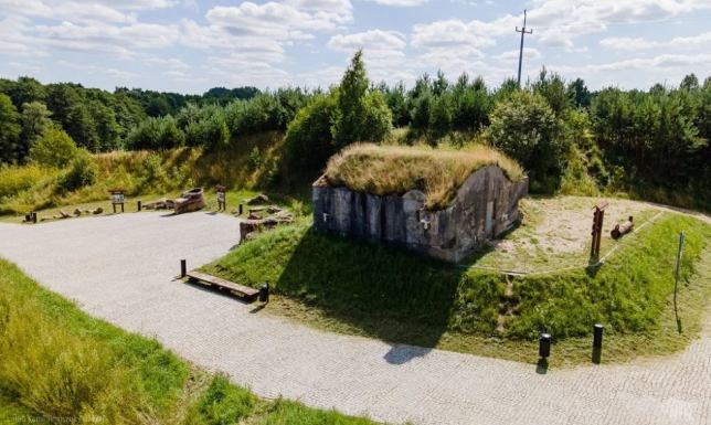 Skwer historyczno-przyrodniczo-kulturowy w Bakałarzewie Skwer historyczno-przyrodniczo-kulturowy w Bakałarzewie
