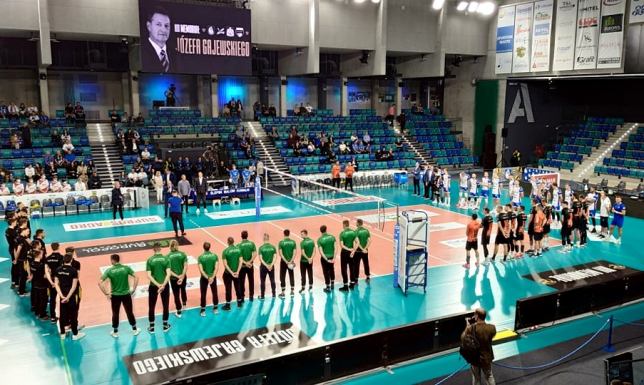 W hali Suwałki Arena trwa siatkarski memoriał 