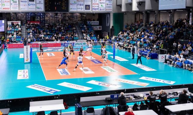 Udział w rozgrywkach Pucharu Challenge biało-niebieskich