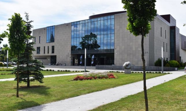 Poprawa efektywności energetycznej poprzez wymianę opraw oświetlenia wewnętrznego