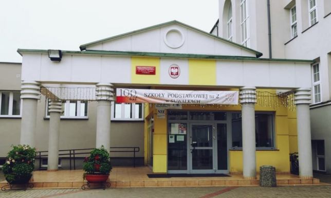 SP 2 w Suwałkach - uczniowie na kwarantannie 230 uczniów klas I-III Szkoły Podstawowej nr 2 w Suwałkach przebywa na kwarantannie