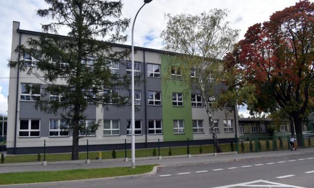 zakup nowości wydawniczych, zakup wyposażenia do bibliotek szkolnych, sprzętu komputerowego