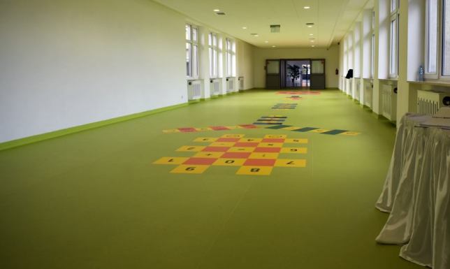  zakup sprzętu, pomocy dydaktycznych lub narzędzi do terapii