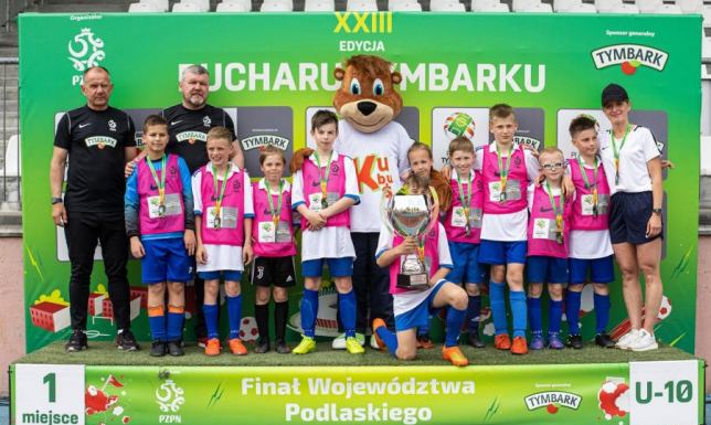 piłkarze ze Szkoły Podstawowej nr 5 w Suwałkach będą reprezentować województwo podlaskie