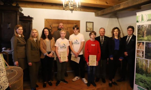 Uczniowie z Jeleniewa na trzecim miejscu w województwie Uczniowie z Jeleniewa w konkursie „Poznajemy Parki Krajobrazowe Polski”