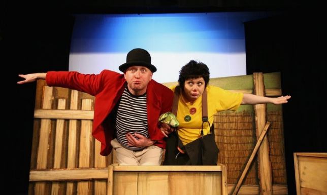 Spotkania teatralne za kurtynką - bilety do wygrania Spektakl „Kukuryku na patyku czyli o dwóch takich”
