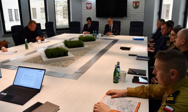 pomoc osobom bezdomnym w związku z pogarszającą się aurą pogodową