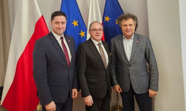 środki na sfinansowanie inwestycji z funduszy Unii Europejskiej