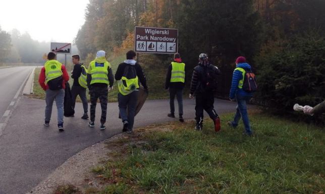 Sprzątanie Świata w Wigierskim Parku Narodowym Wigierski Park Narodowy po raz 29. organizuje akcję „Sprzątania Świata”