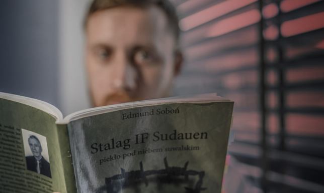 Film o niemieckim obozie jenieckim w Suwałkach. Reżyser opowiada o postępie prac trwają prace nad filmem dokumentalnym „Stalag IF Sudauen”