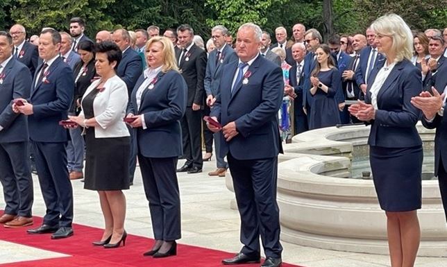 Starosta Suwalski ze Srebrnym Krzyżem Zasługi Witold Kowalewski odznaczony za działalność na rzecz samorządu terytorialnego w Polsce