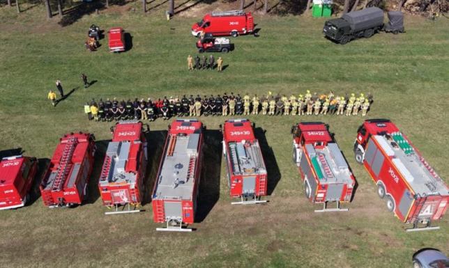 Rozwinięty pożar lasu wymagający zaangażowania znacznych sił