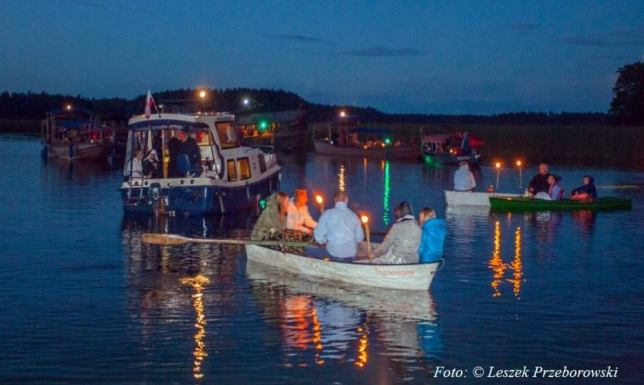 Wspólna modlitwa w wodzie