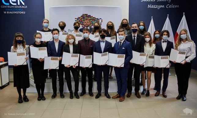 Stypendia zarządu województwa - tylko jeden uczeń z Suwałk stypendia za rok szkolny 2020/2021 od Zarządu Województwa Podlaskiego