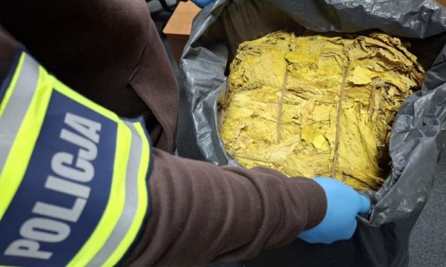 Nielegalny susz i krajankę tytoniową zabezpieczyli policjanci