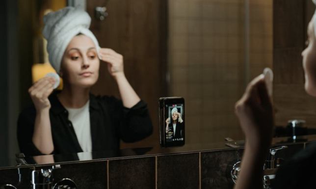 Influencer – zawód przyszłości? Kim jest i czym się zajmuje?