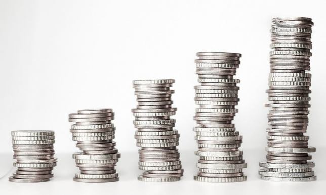 Nowe chwilówki dla zadłużonych – czy warto z nich korzystać?