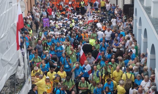 pątnicy z Suwałk dotarli do sanktuarium Matki Miłosierdzia w Ostrej Bramie