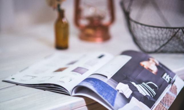 Od ulotki do ekspozycji – rola gazetek reklamowych i banerów tekstylnych w komunikacji marki