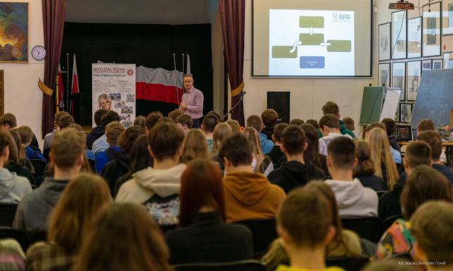 „Studiuj z UwB” - wykłady i warsztaty dla uczniów I LO pracownicy Uniwersytetu w Białymstoku spotkali się z uczniami I Liceum Ogólnokształcącego