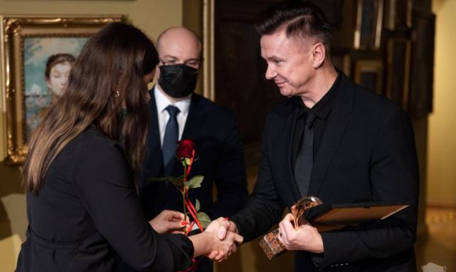 Zespół Pieśni i Tańca „Suwalszczyzna” z nagrodą Marszałka  Marszałek Województwa Podlaskiego nagrodził ludzi kultury