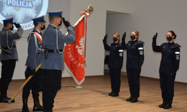Świętowali policjanci z Suwałk W środę (21.07) w Komendzie Miejskiej Policji w Suwałkach mundurowi uczcili święto policji.