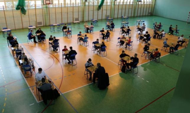 V Międzyszkolny Turniej Szachowy w ZS 6 Turniej Szachowy o Puchar Dyrektora Zespołu Szkół nr 6 im. Karola Brzostowskiego.