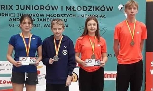 Trzy medale suwalskich badmintonistów w stolicy Jeden złoty i dwa srebrne medale zdobyli młodzi suwalscy badmintoniści w Warszawie