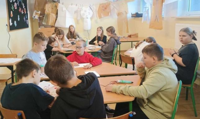 Szkoła Podstawowa w Bakałarzewie z grantem Fundacji mBanku MATEMATYCZNE Tygodnie z Gościem - Inspiracje Matematyczne z Otoczenia