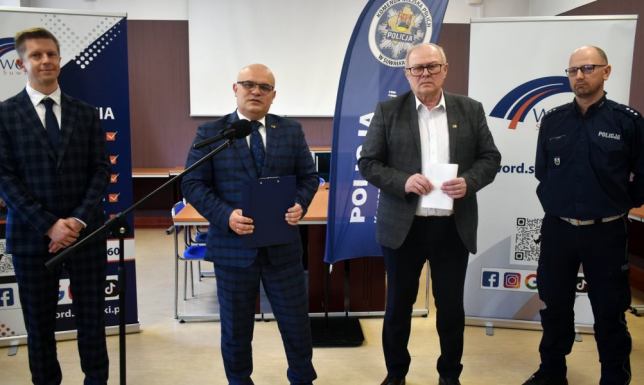 przygotowują dzieci i młodzież do kursów i egzaminów na kartę rowerową