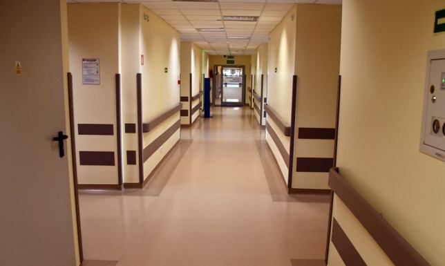 Włącznie bezpłatnych bajek dla dzieci na oddziale dziecięcym