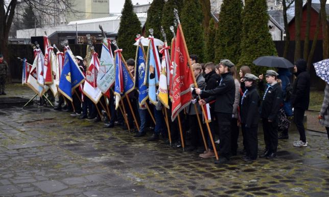 Pomysł zachęcenia dzieci i młodzieży do udziału w miejskich uroczystościach