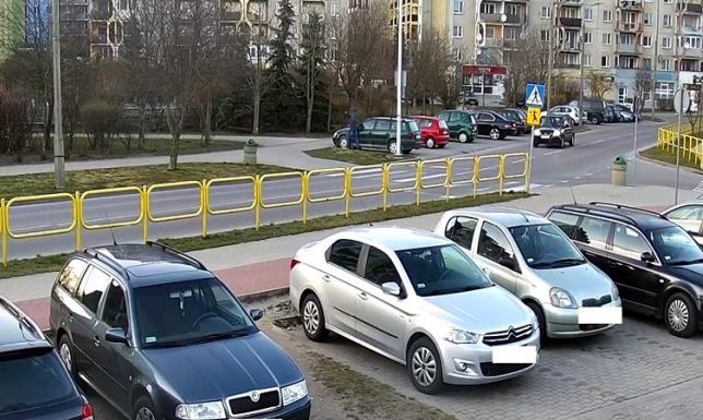 Uszkodził samochód - szuka go policja