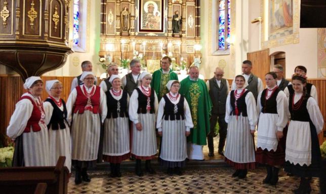 Uroczyste obchody 45-lecia działalności Zespołu Folklorystycznego