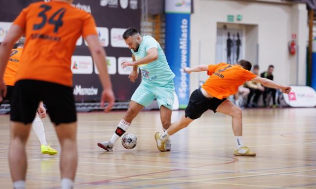  Liderem tabeli jest ekipa Opakowania Kartex Suwałki