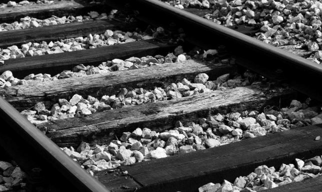 na niestrzeżonym przejeździe kolejowym w miejscowości Klonownica-Augustów