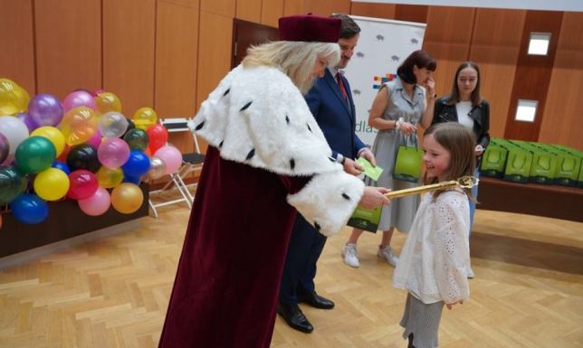 maluchy będą uczestniczyły wielu atrakcyjnych zajęciach