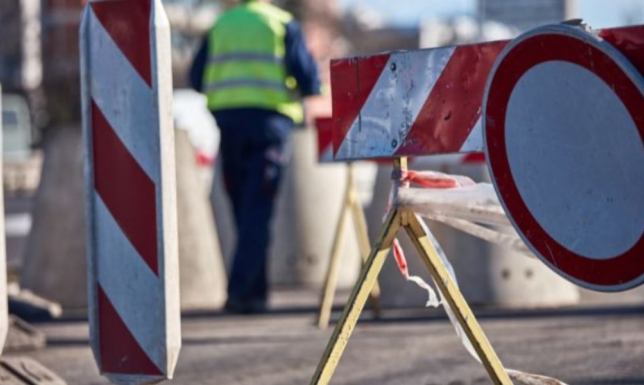 od skrzyżowania z ul. Wojska Polskiego do wjazdu na teren firmy MALOW