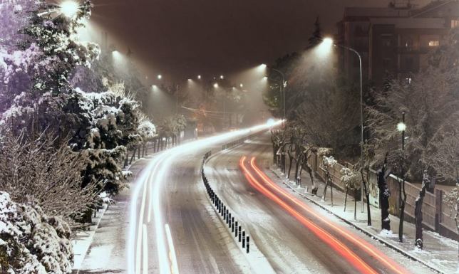 Czujność na drodze – jak rozpoznać i unikać niebezpiecznego czarnego lodu? Czujność na drodze – jak rozpoznać i unikać niebezpiecznego czarnego lodu?