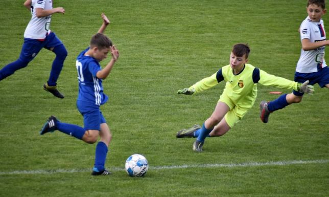 Młodzi piłkarze z rocznika 2015 i 2017 rywalizują w Suwałkach