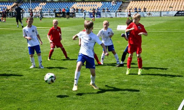 na Stadionie Miejskim w Suwałkach rozpoczął się piłkarski turniej
