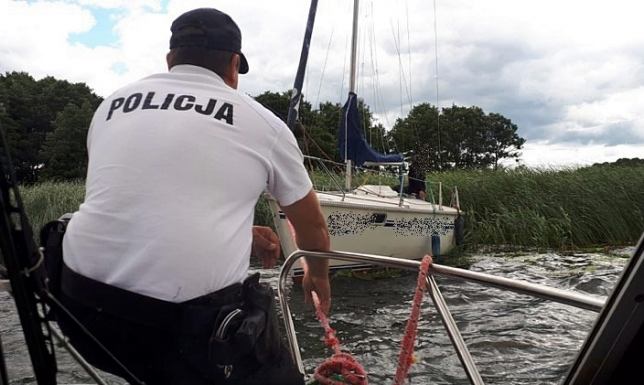 Interwencja policyjnych wodniaków na Wigrach